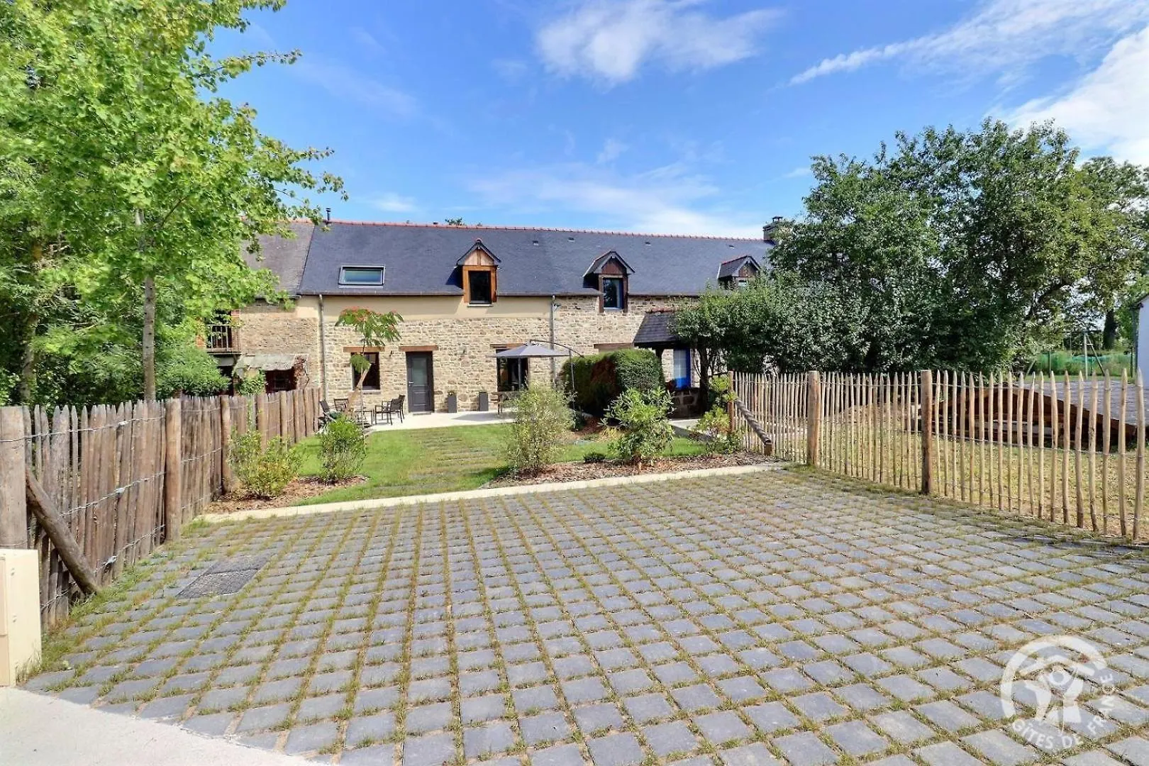 Tuberix Villa Erce-pres-Liffre Vakantiehuis